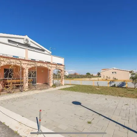 Aurum Luxury Apartments Vir Exterior photo